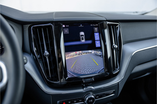 Volvo XC60 2.0 Recharge T6 AWD Panorama dak / Camera / Leder / Carplay / Android