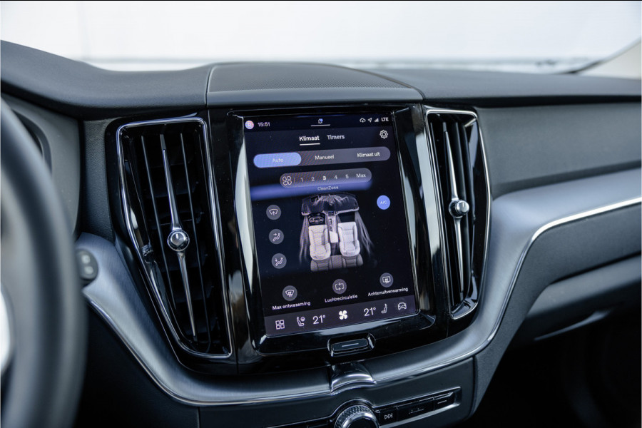 Volvo XC60 2.0 Recharge T6 AWD Panorama dak / Camera / Leder / Carplay / Android