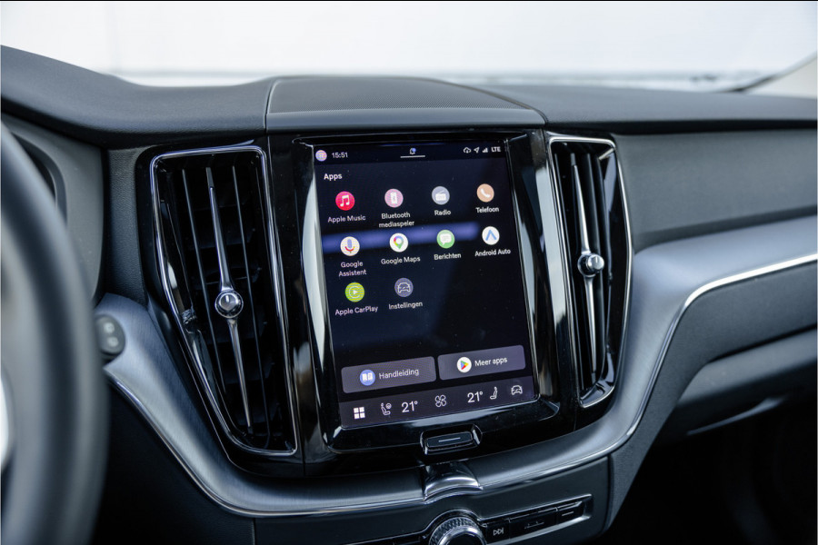 Volvo XC60 2.0 Recharge T6 AWD Panorama dak / Camera / Leder / Carplay / Android