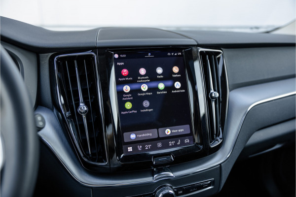 Volvo XC60 2.0 Recharge T6 AWD Panorama dak / Camera / Leder / Carplay / Android