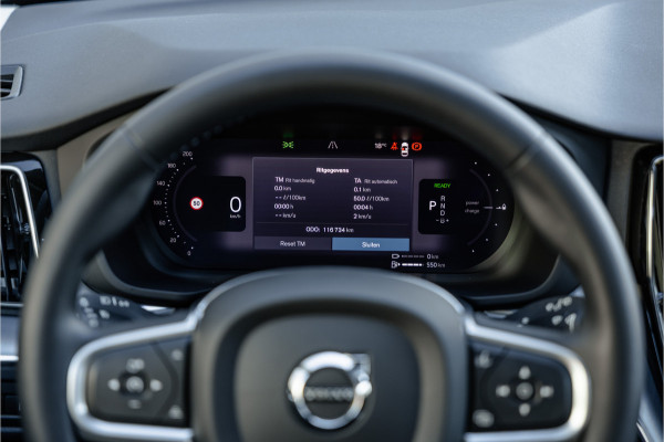Volvo XC60 2.0 Recharge T6 AWD Panorama dak / Camera / Leder / Carplay / Android