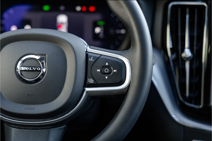 Volvo XC60 2.0 Recharge T6 AWD Panorama dak / Camera / Leder / Carplay / Android