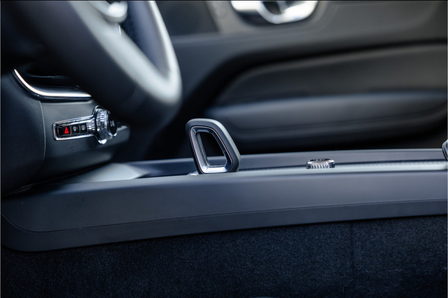 Volvo XC60 2.0 Recharge T6 AWD Panorama dak / Camera / Leder / Carplay / Android