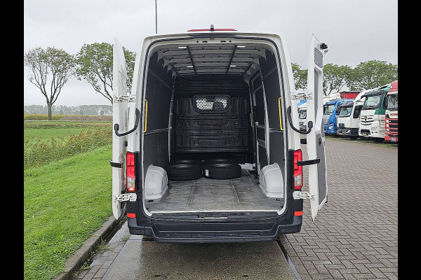 Volkswagen Crafter 35 2.0 TDI L3H2 Comfortline Adaptieve cruise control, Airco, Pdc, Carplay, Camera, Led, Lane-assist, Stoelverwarming, Dodehoek detectie