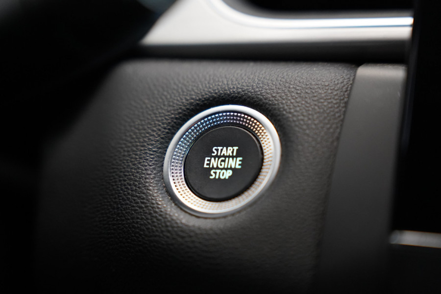 Renault Captur 1.6 E-Tech Plug-in Hybrid 160 Intens Full-led Stoel/stuur-verwarming Trekhaak 24 Maanden garantie* (Vraag naar de voorwaarden)