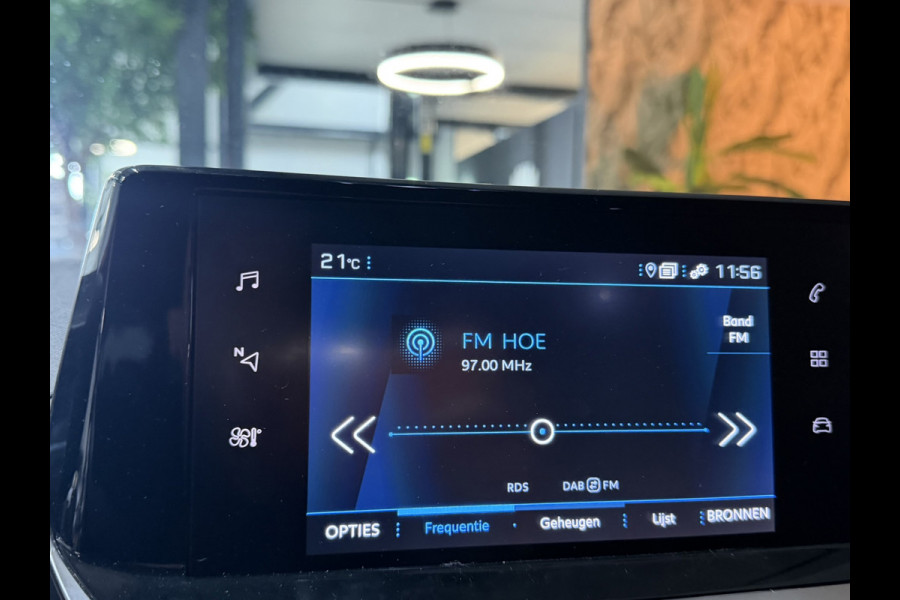 Peugeot 2008 1.2 GT Line Garantie|Premium kleur|131PK Sport|360° Camera|Sfeerverlichting|Navi|CarPlay|LED|Rijklaar