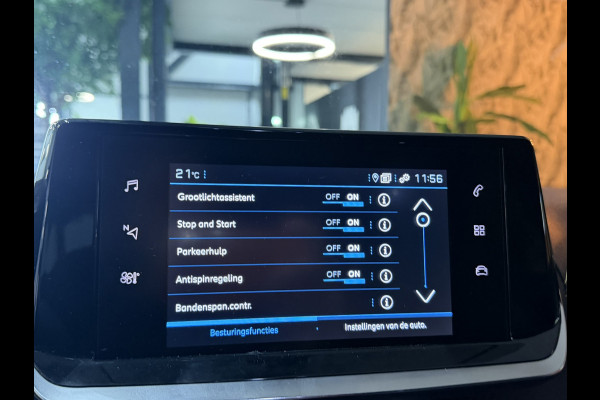 Peugeot 2008 1.2 GT Line Garantie|Premium kleur|131PK Sport|360° Camera|Sfeerverlichting|Navi|CarPlay|LED|Rijklaar