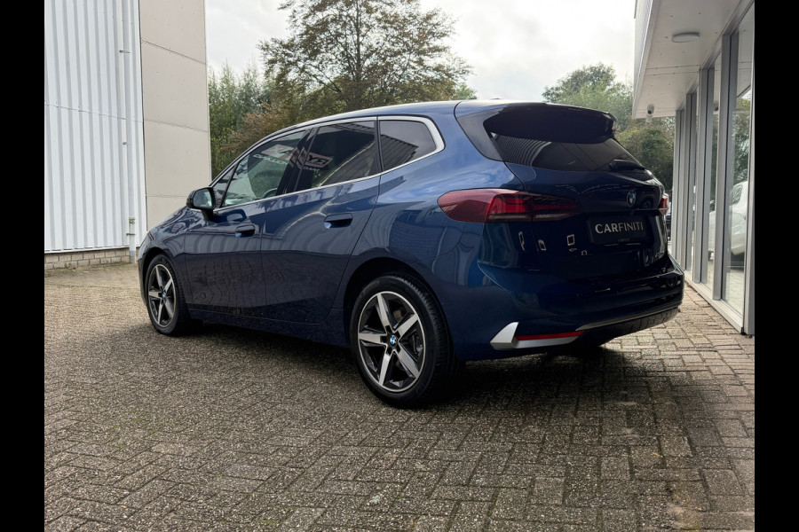 BMW 2 Serie Active Tourer 220i M-Sport Automaat 170 Pk | Navi | Voll Leder | Clima | Cruise | Camera | Sfeerverlichting | 18".