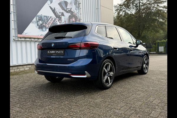 BMW 2 Serie Active Tourer 220i M-Sport Automaat 170 Pk | Navi | Voll Leder | Clima | Cruise | Camera | Sfeerverlichting | 18".