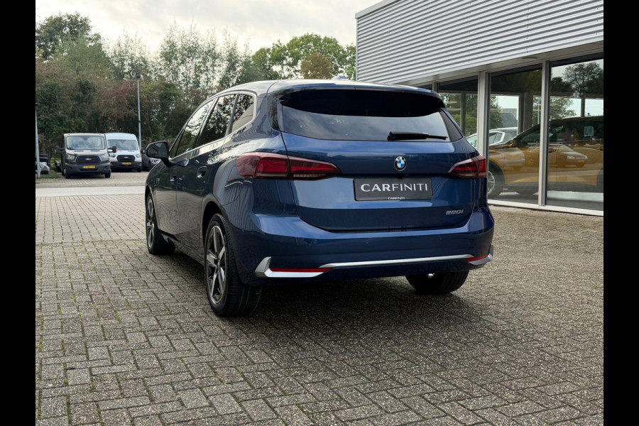 BMW 2 Serie Active Tourer 220i M-Sport Automaat 170 Pk | Navi | Voll Leder | Clima | Cruise | Camera | Sfeerverlichting | 18".