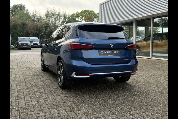 BMW 2 Serie Active Tourer 220i M-Sport Automaat 170 Pk | Navi | Voll Leder | Clima | Cruise | Camera | Sfeerverlichting | 18".