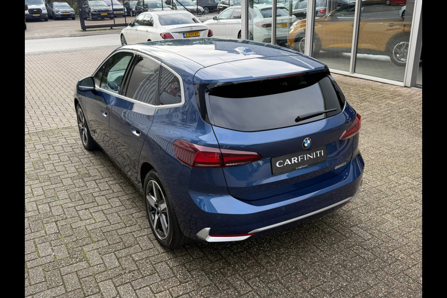 BMW 2 Serie Active Tourer 220i M-Sport Automaat 170 Pk | Navi | Voll Leder | Clima | Cruise | Camera | Sfeerverlichting | 18".