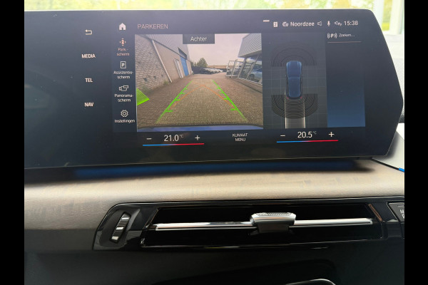 BMW 2 Serie Active Tourer 220i M-Sport Automaat 170 Pk | Navi | Voll Leder | Clima | Cruise | Camera | Sfeerverlichting | 18".