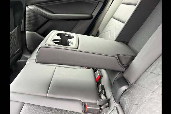 BMW 2 Serie Active Tourer 220i M-Sport Automaat 170 Pk | Navi | Voll Leder | Clima | Cruise | Camera | Sfeerverlichting | 18".