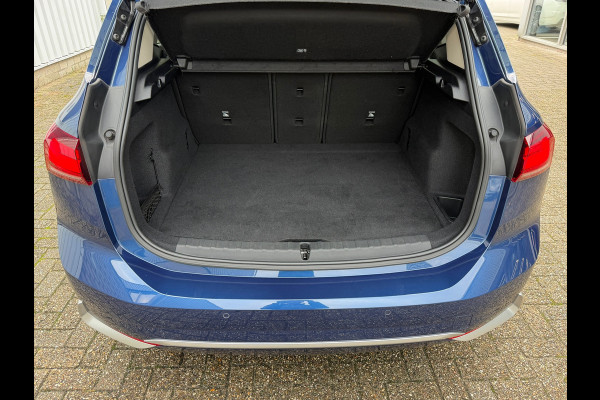 BMW 2 Serie Active Tourer 220i M-Sport Automaat 170 Pk | Navi | Voll Leder | Clima | Cruise | Camera | Sfeerverlichting | 18".