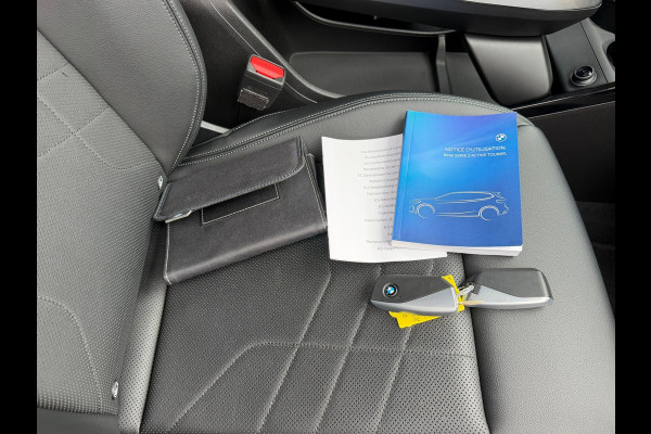 BMW 2 Serie Active Tourer 220i M-Sport Automaat 170 Pk | Navi | Voll Leder | Clima | Cruise | Camera | Sfeerverlichting | 18".
