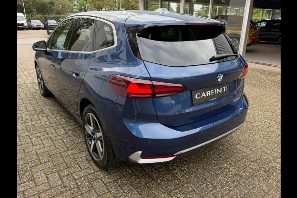 BMW 2 Serie Active Tourer 220i M-Sport Automaat 170 Pk | Navi | Voll Leder | Clima | Cruise | Camera | Sfeerverlichting | 18".