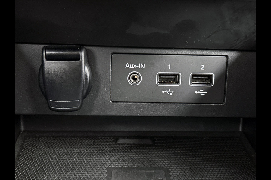 Renault Clio 1.0 TCe Zen 92PK 6versn./ Airco / Navigatie / Airco / 5Drs / Radio-multimedia / NL auto / Apk 03-2027