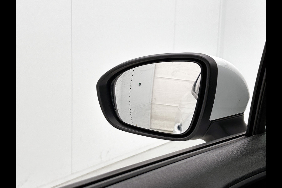 Renault Clio 1.0 TCe Zen 92PK 6versn./ Airco / Navigatie / Airco / 5Drs / Radio-multimedia / NL auto / Apk 03-2027