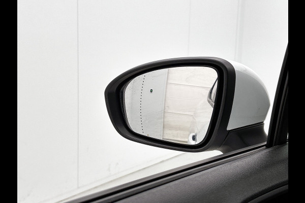 Renault Clio 1.0 TCe Zen 92PK 6versn./ Airco / Navigatie / Airco / 5Drs / Radio-multimedia / NL auto / Apk 03-2027