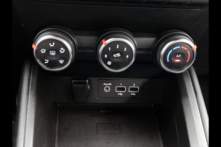 Renault Clio 1.0 TCe Zen 92PK 6versn./ Airco / Navigatie / Airco / 5Drs / Radio-multimedia / NL auto / Apk 03-2027