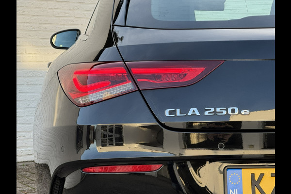 Mercedes-Benz CLA-Klasse Shooting Brake 250 e AMG-Line Advantage Carplay SOH 97% Camera Cruise Leder/Alcant Stoelverw. Sfeerverl.