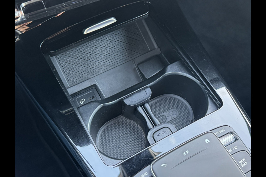 Mercedes-Benz CLA-Klasse Shooting Brake 250 e AMG-Line Advantage Carplay SOH 97% Camera Cruise Leder/Alcant Stoelverw. Sfeerverl.