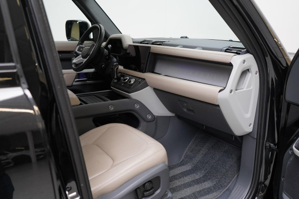 Land Rover Defender 110 2.0 P400e 110 404pk URBAN pakket | SoH 96,5% | Trekhaak afn. | Leder | Panoramadak | Memory