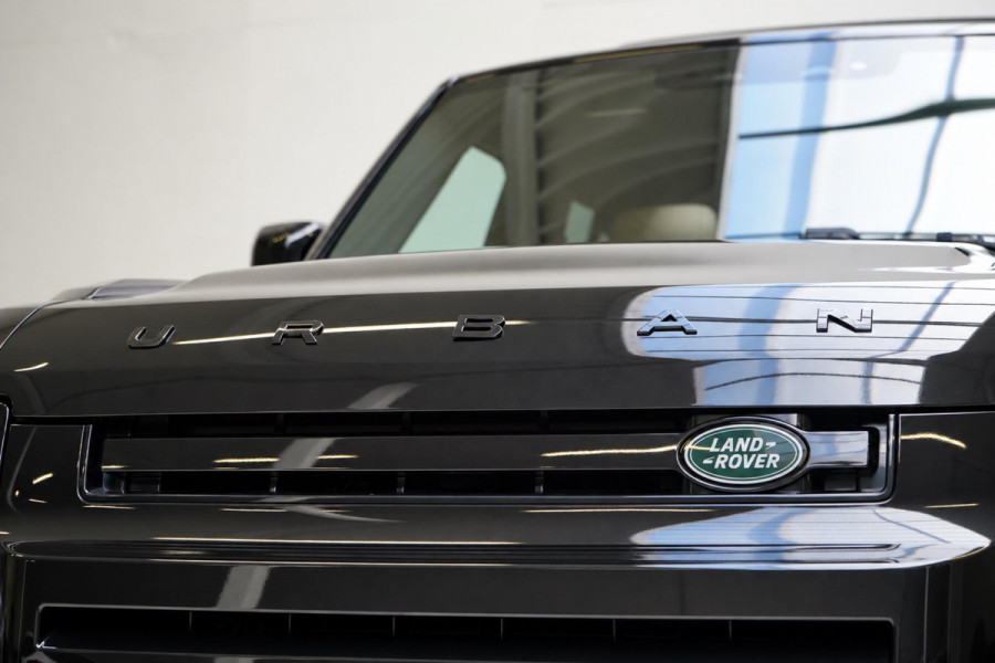 Land Rover Defender 110 2.0 P400e 110 404pk URBAN pakket | SoH 96,5% | Trekhaak afn. | Leder | Panoramadak | Memory