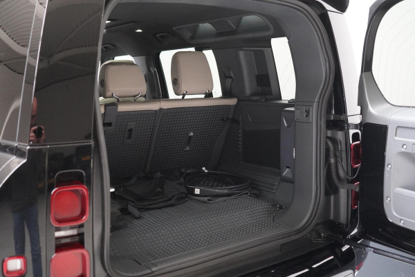 Land Rover Defender 110 2.0 P400e 110 404pk URBAN pakket | SoH 96,5% | Trekhaak afn. | Leder | Panoramadak | Memory