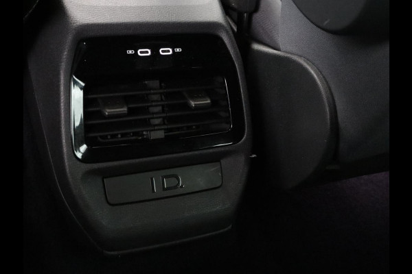 Volkswagen ID.4 Pro 77 kWh | SOH 94,2% | Adaptive cruise | Stuur/ stoelverwarming | Park assist | Climate control | Carplay | Sfeerverlichting | Full LED | 19" velgen