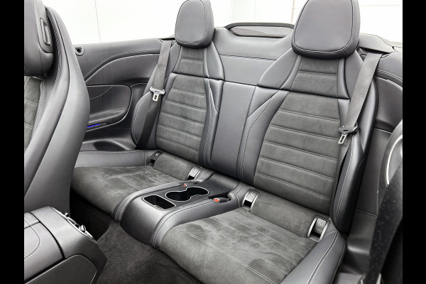 Mercedes-Benz CLE Cabriolet 180 AMG Line | Night Pakket | 20 Inch AMG velgen | Cabriolet Comfort-Pakket | Memory Voorstoelen | Ledkoplampen. Inclusief 24 maanden MB Certified garantie voor Europa.