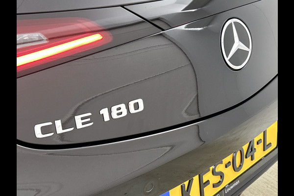 Mercedes-Benz CLE Cabriolet 180 AMG Line | Night Pakket | 20 Inch AMG velgen | Cabriolet Comfort-Pakket | Memory Voorstoelen | Ledkoplampen. Inclusief 24 maanden MB Certified garantie voor Europa.