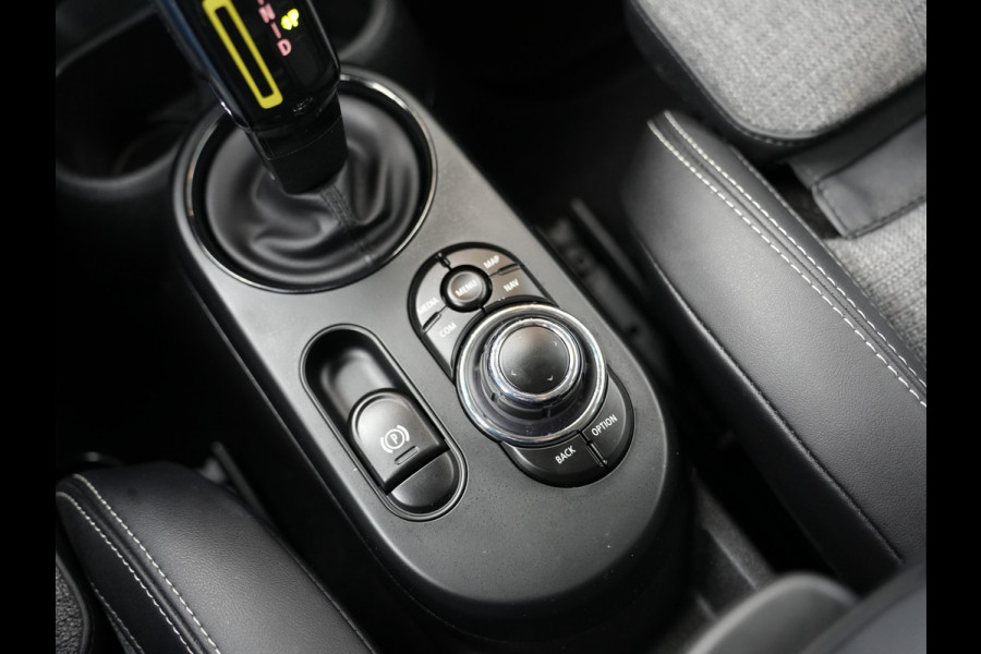 MINI Electric MINI Yours 33 kWh | SOH 97% | Stoelverwarming | Cruise Control | LED | Apple Carplay/Android Auto |