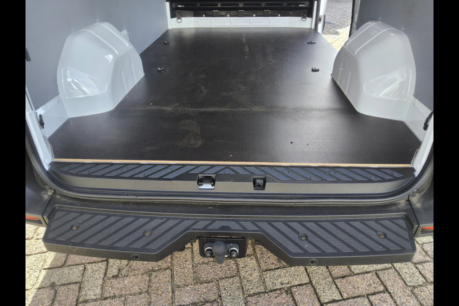 Renault Master 150 PK L2H2 GESLOTEN - V-72-KBF - TREKHAAK - EURO 6 - BPM VRIJ!