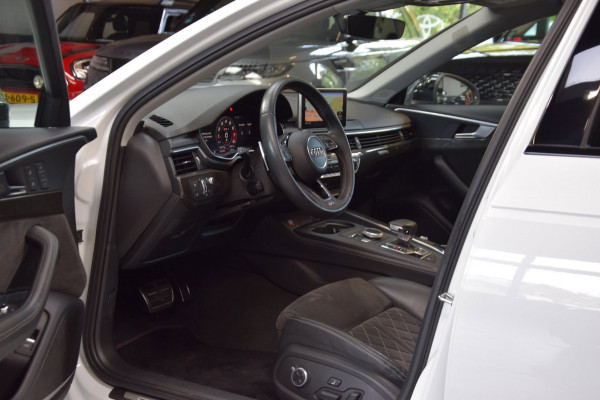 Audi A4 Avant 2.9 TFSI RS 4 Quattro Panoramadak|Navi|ACC|Head-up|Carbon|