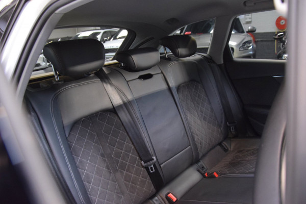 Audi A4 Avant 2.9 TFSI RS 4 Quattro Panoramadak|Navi|ACC|Head-up|Carbon|