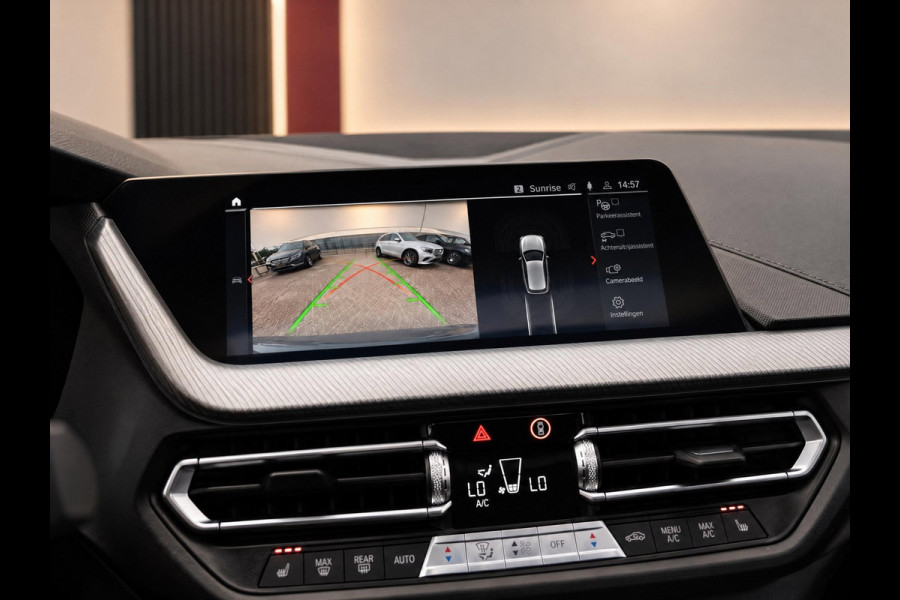 BMW 1-serie 120i High Executive | M-Sport Shadow | Pano | Leder | Ambiance