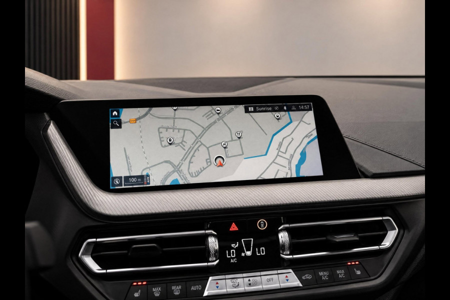 BMW 1-serie 120i High Executive | M-Sport Shadow | Pano | Leder | Ambiance