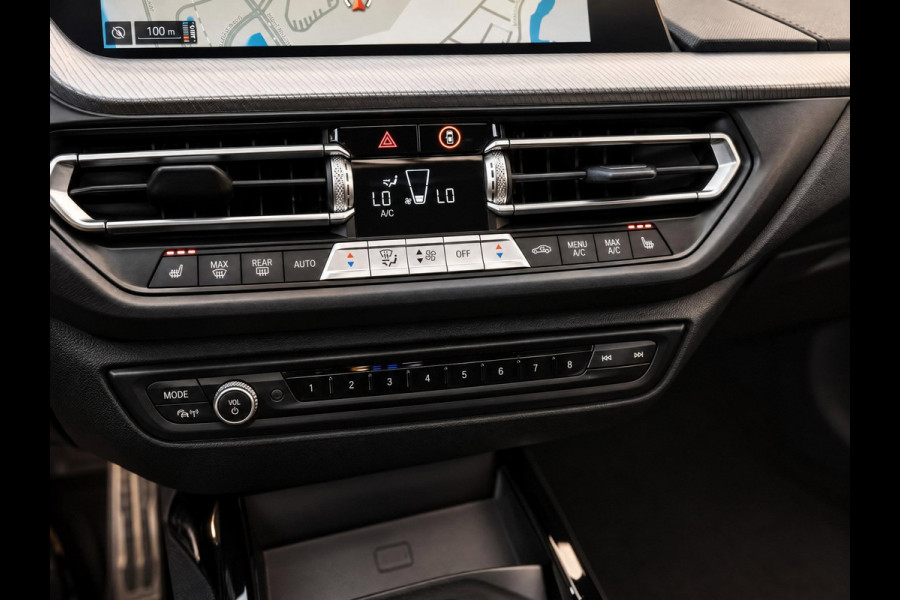 BMW 1-serie 120i High Executive | M-Sport Shadow | Pano | Leder | Ambiance