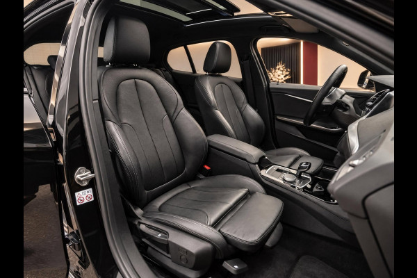 BMW 1-serie 120i High Executive | M-Sport Shadow | Pano | Leder | Ambiance