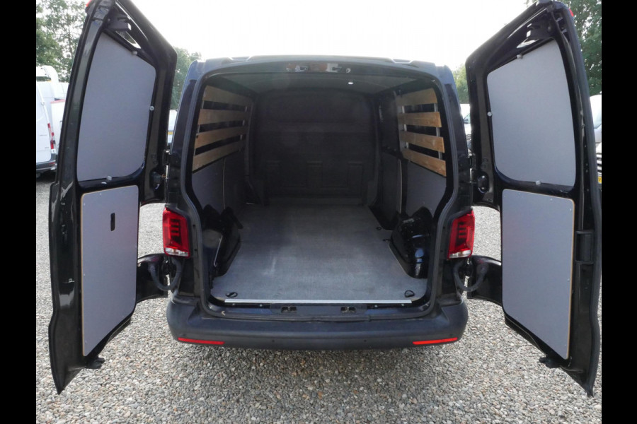 Volkswagen Transporter 2.0 TDI 110PK L2H1 Airco Carplay Deuren