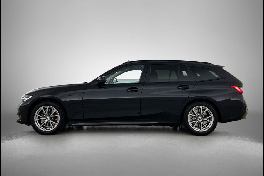 BMW 3 Serie Touring 320e PANO | EL-TREKHAAK | NAVI & CARPLAY | EL-ACHTERKLEP