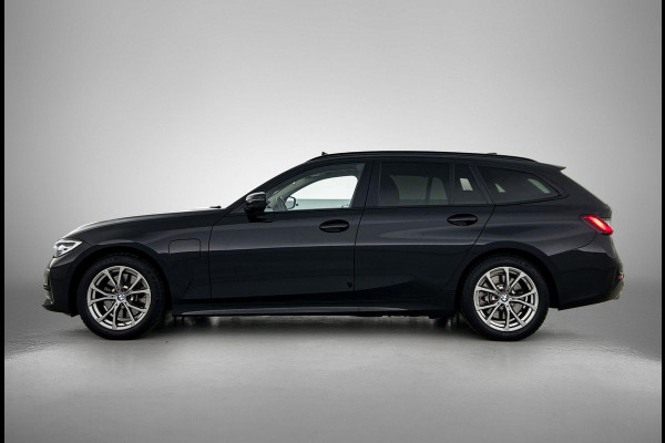 BMW 3 Serie Touring 320e PANO | EL-TREKHAAK | NAVI & CARPLAY | EL-ACHTERKLEP