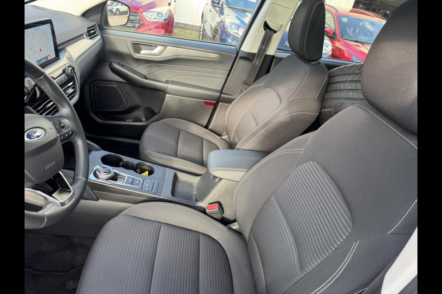 Ford Kuga 2.5 PHEV Titanium 225pk | Panoramdak | Stoelverwarming | Trekhaak | 1.500kg Trekgewicht
