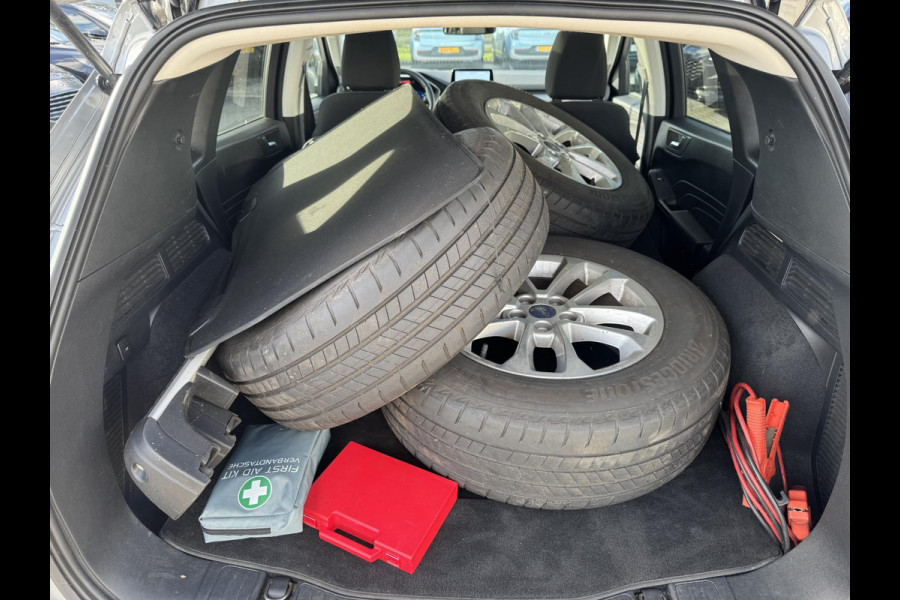 Ford Kuga 2.5 PHEV Titanium 225pk | Panoramdak | Stoelverwarming | Trekhaak | 1.500kg Trekgewicht