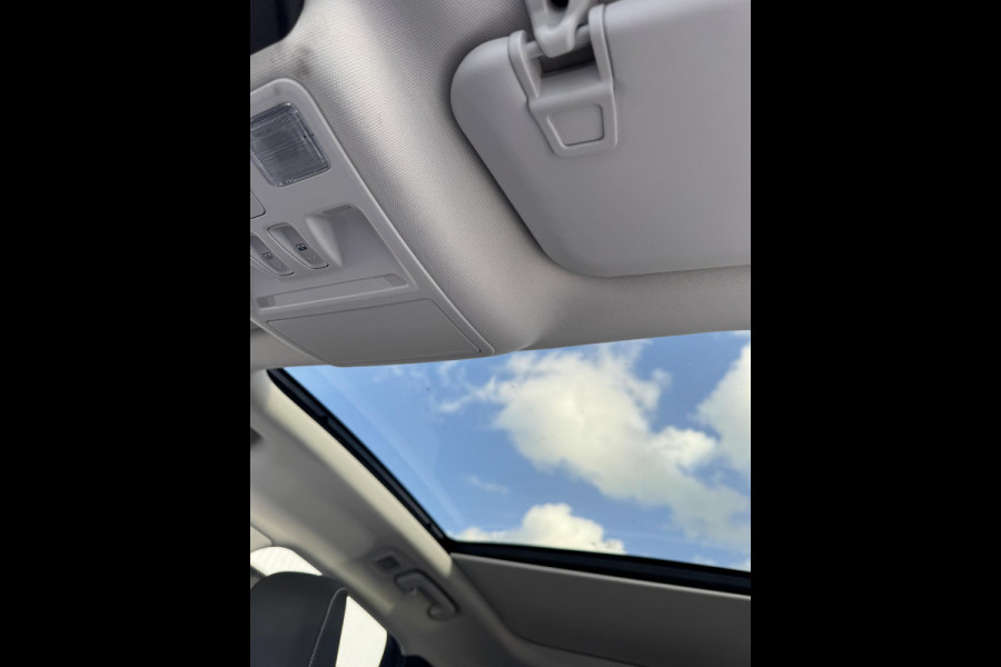 Ford Kuga 2.5 PHEV Titanium 225pk | Panoramdak | Stoelverwarming | Trekhaak | 1.500kg Trekgewicht