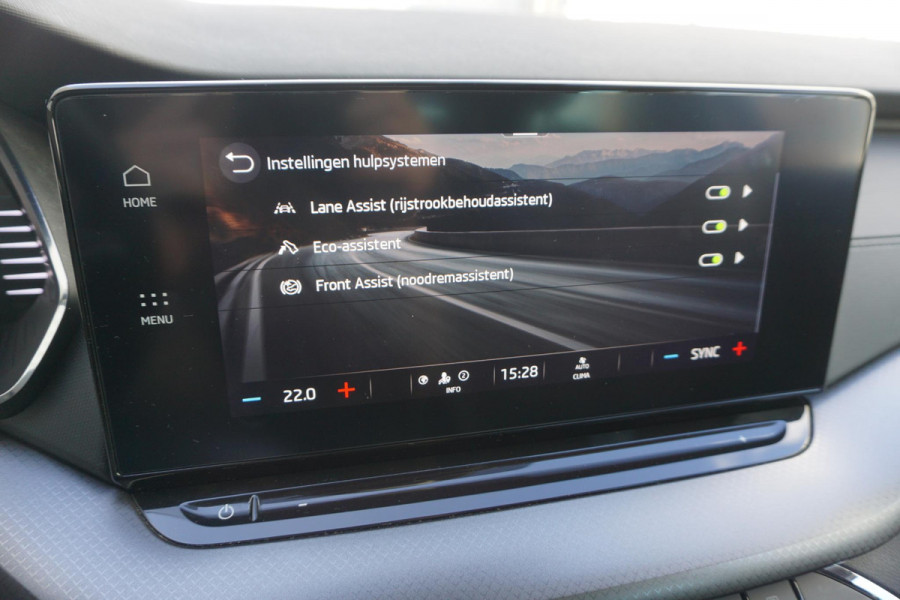 Škoda Octavia 1.0 TSI Apple/Android/Navigatie/Digi-Dashboard/ V+A parkeersensoren.