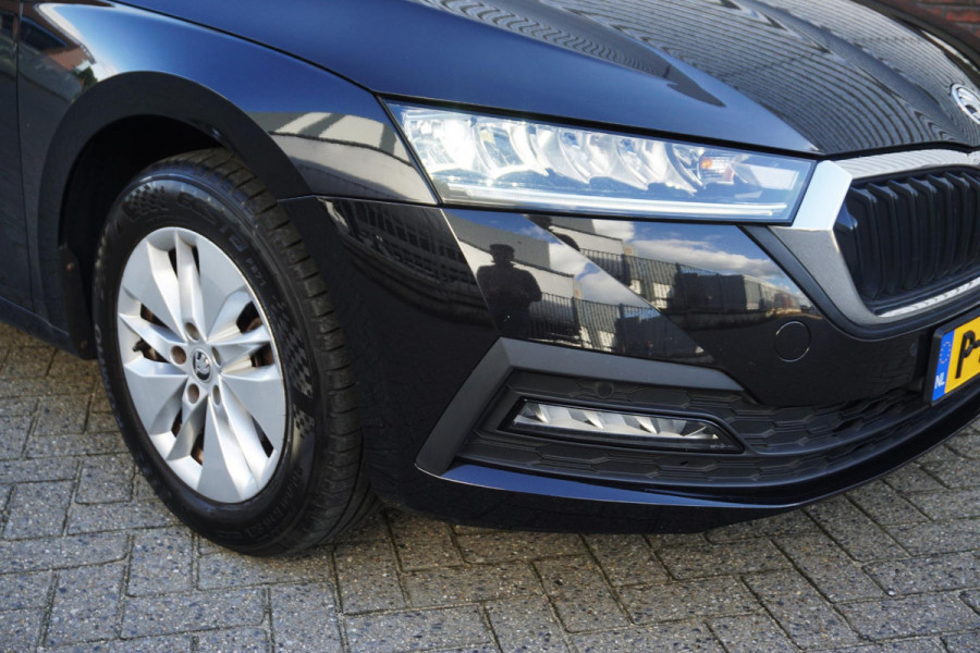 Škoda Octavia 1.0 TSI Apple/Android/Navigatie/Digi-Dashboard/ V+A parkeersensoren.