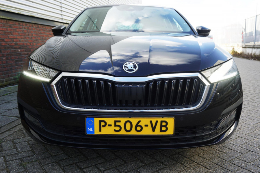 Škoda Octavia 1.0 TSI Apple/Android/Navigatie/Digi-Dashboard/ V+A parkeersensoren.